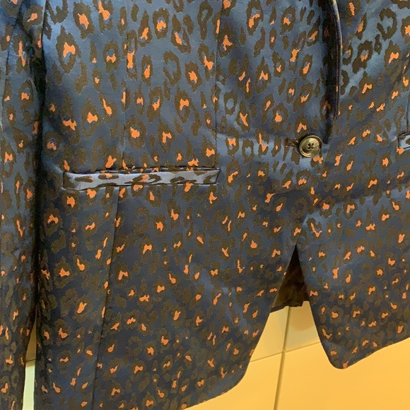 Banana Republic boyfriend blazer - size 2 - Picture 3 of 9